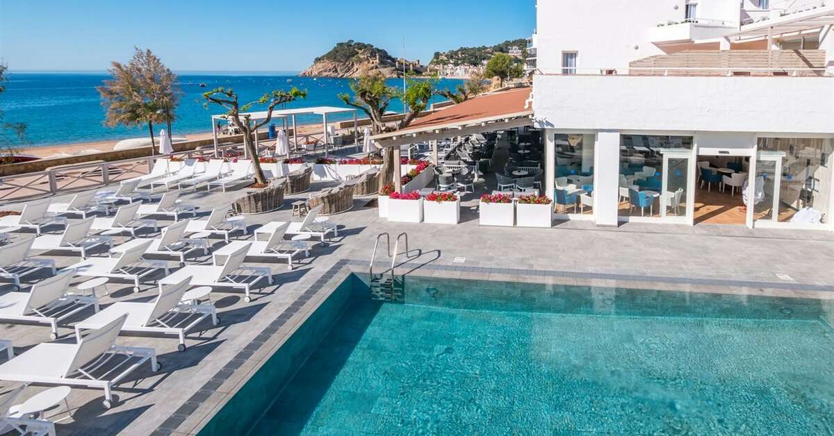 Een foto van het zwembad bij Hotel Golden Mar Menuda