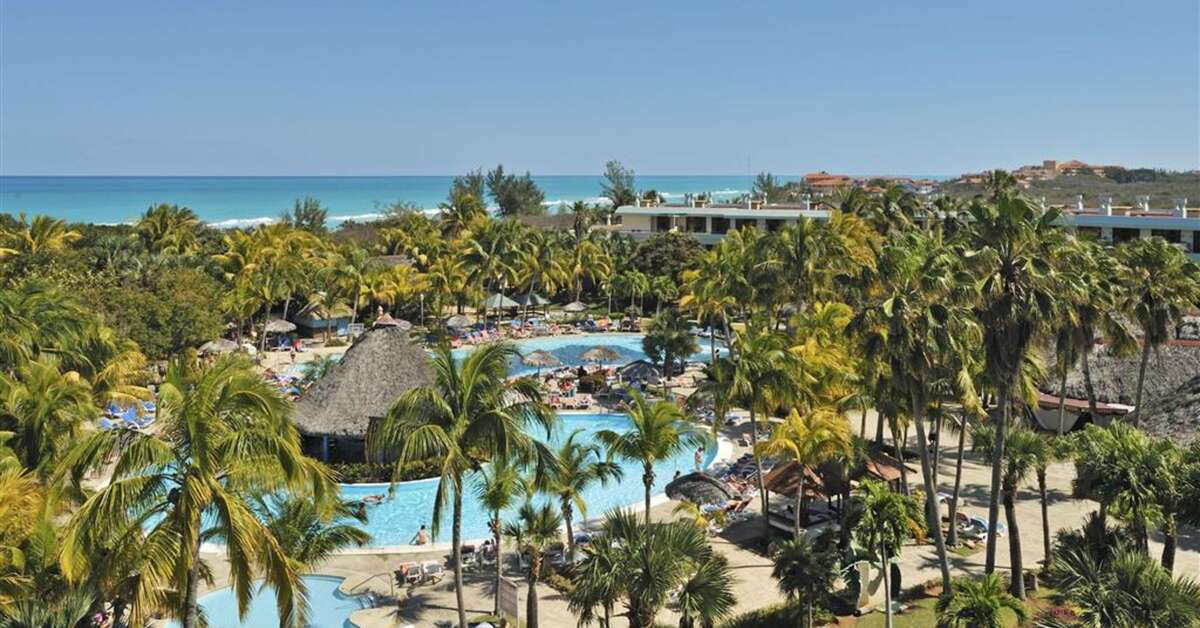 Ein Foto vom Pool im Hotel Sol Palmeras