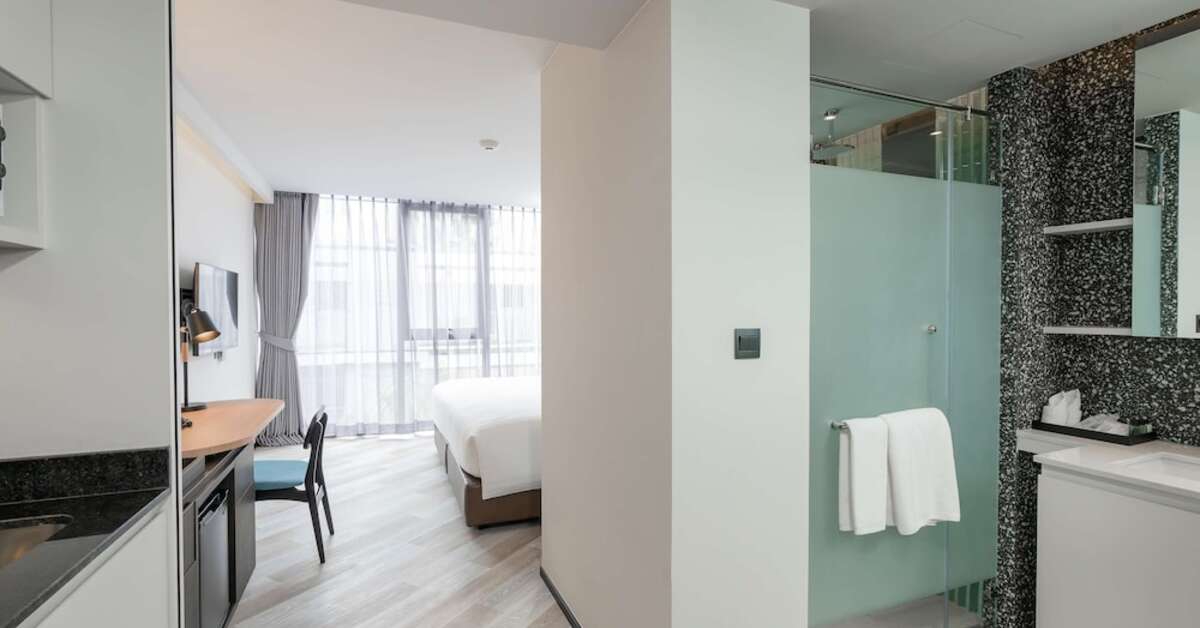 Een foto van Seekers Finders Rama IV Hotel SureStay Collection by BW