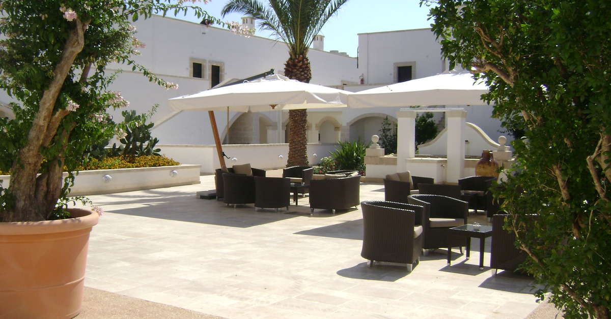Een foto van het terras bij Borgobianco Resort & Spa
