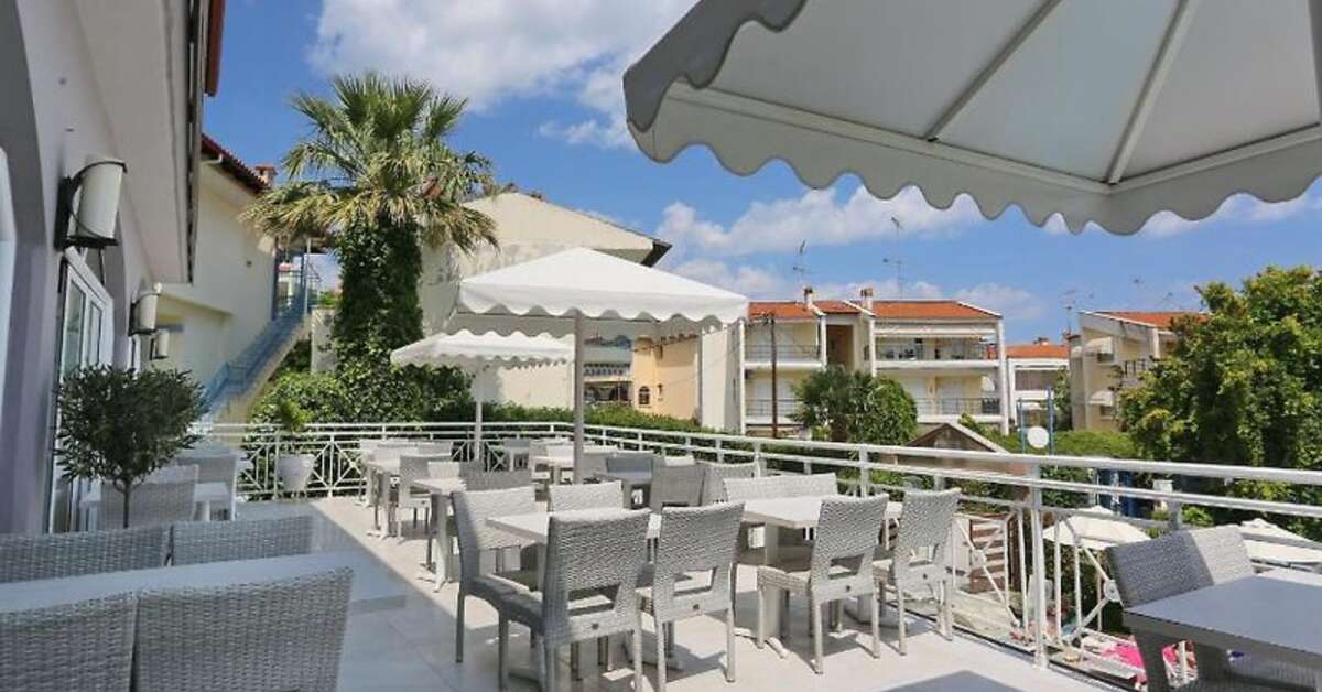 Een foto van het terras bij Hotel Tropical