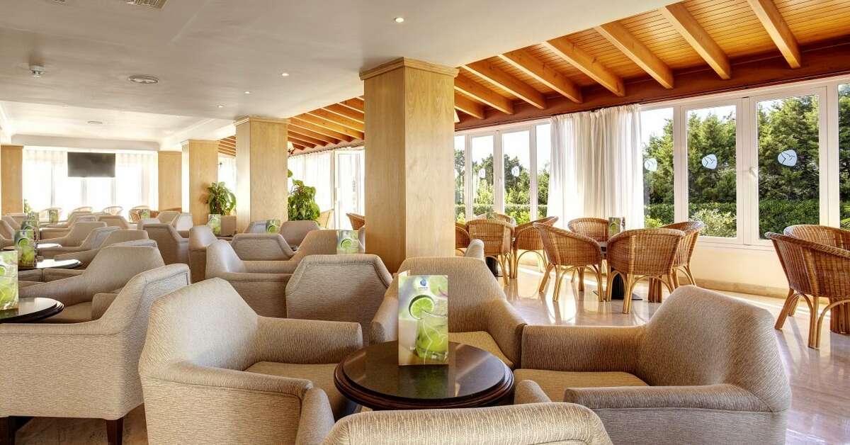 Een foto van het interieur van Grupotel Aldea Cala'n Bosch