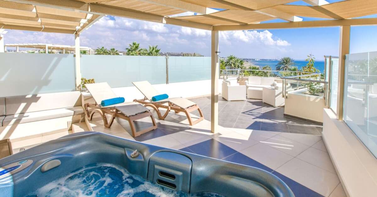 Een foto van The Golden Bay Beach Hotel