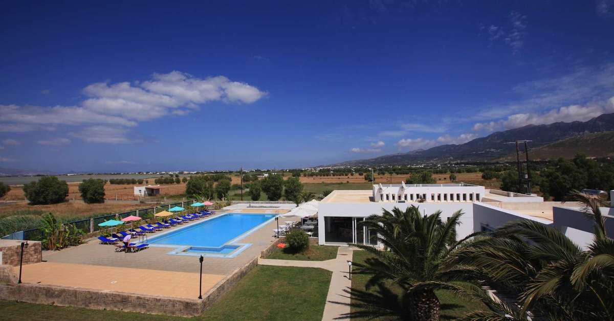 Een foto van het zwembad bij Bouradanis Village Hotel