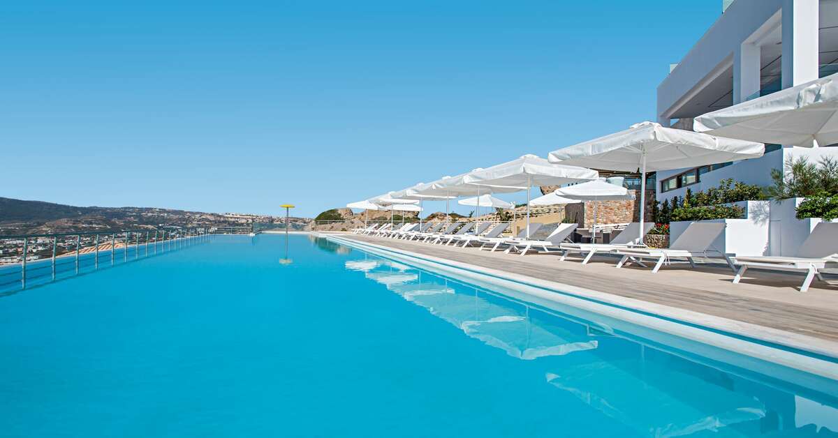 Een foto van het zwembad bij White Rock of Kos