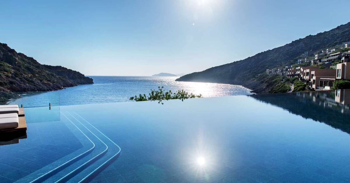 Een foto van het zwembad bij Daios Cove Luxury Resort & Villas