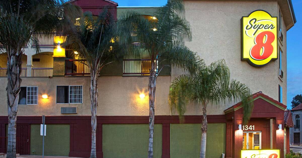 Een foto van Super 8 by Wyndham Los Angeles Downtown