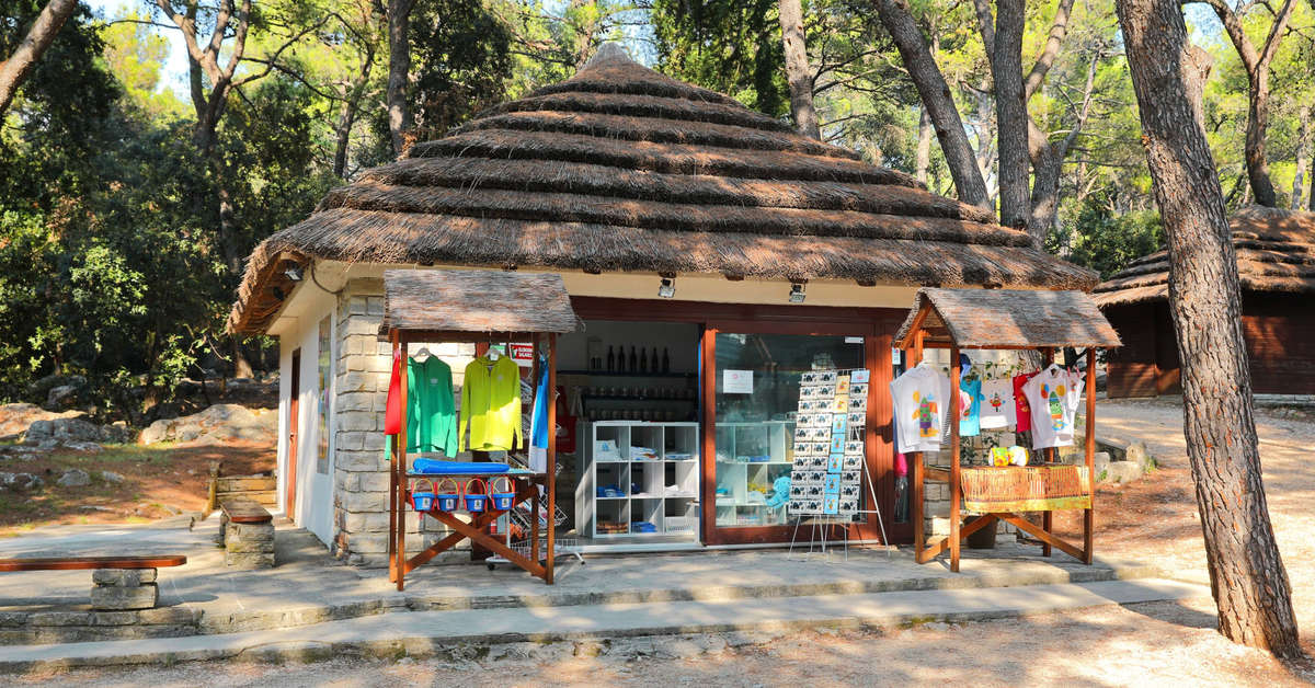 Een foto van de faciliteiten bij Pine Beach Ecoresort Pakostane