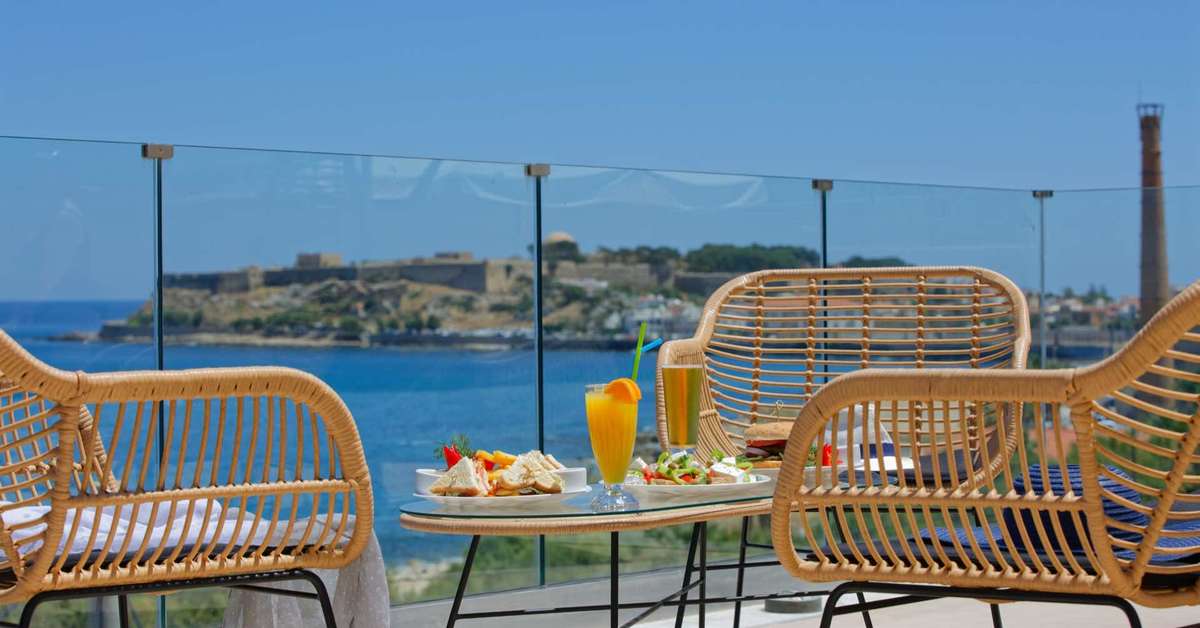 Een foto van het terras bij Hotel Archipelagos