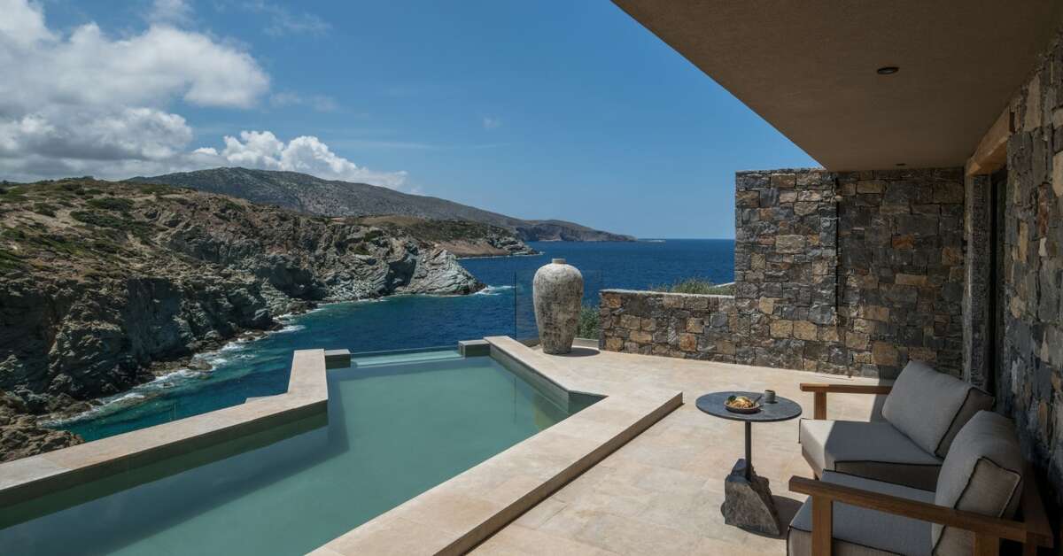 Een foto van het zwembad bij Acro Suites - A Wellbeing Resort