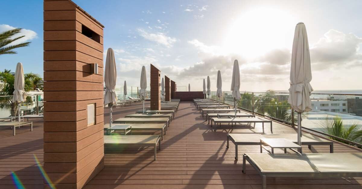 Een foto van het terras bij Appartementen Fariones