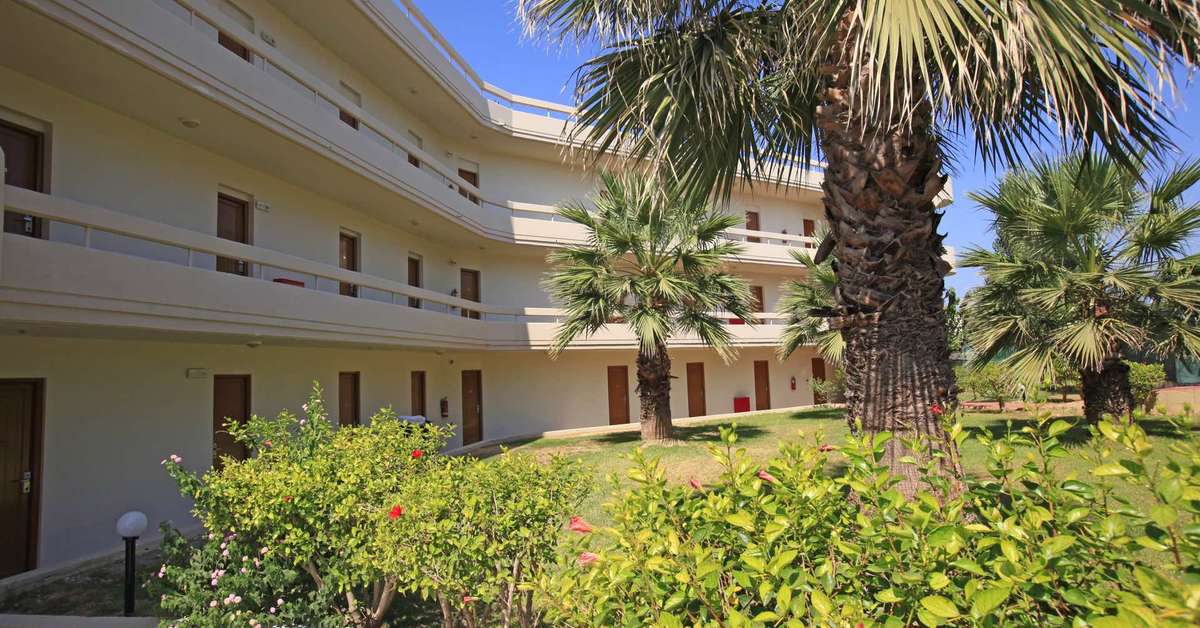 Een foto van de buitenkant van Delfinia Resort