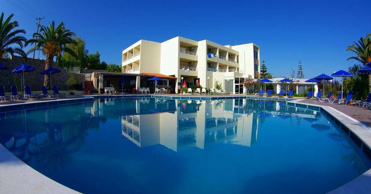 Een foto van het zwembad bij Eleftheria Hotel