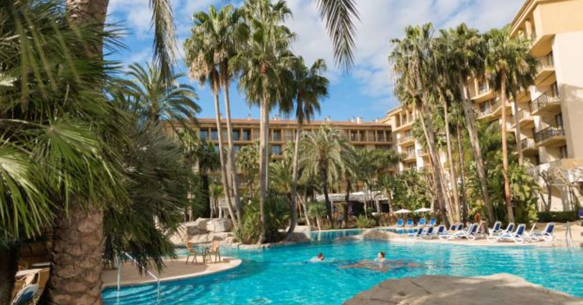 Een foto van het zwembad bij Allsun Hotel Estrella & Coral de Mar