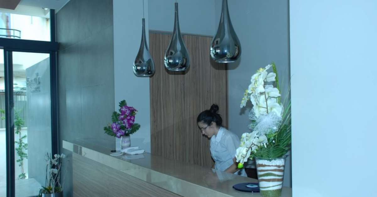 Een foto van het interieur van Begonville Beach Hotel