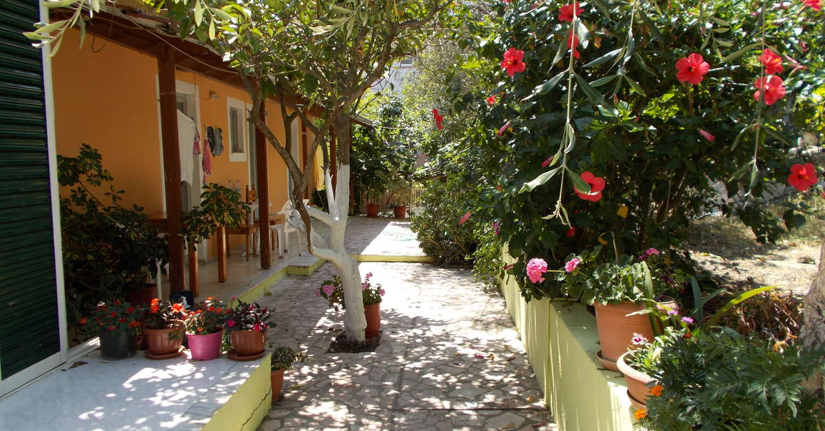 Een foto van de buitenkant van Kavos Fantasia Complex