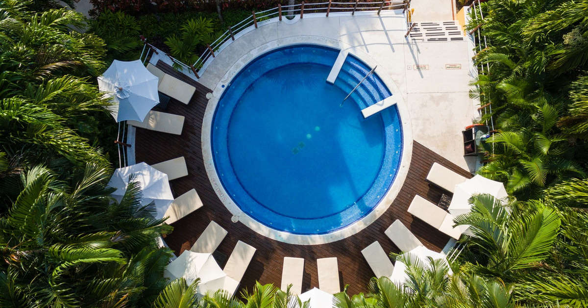 Een foto van het zwembad bij Occidental Cozumel