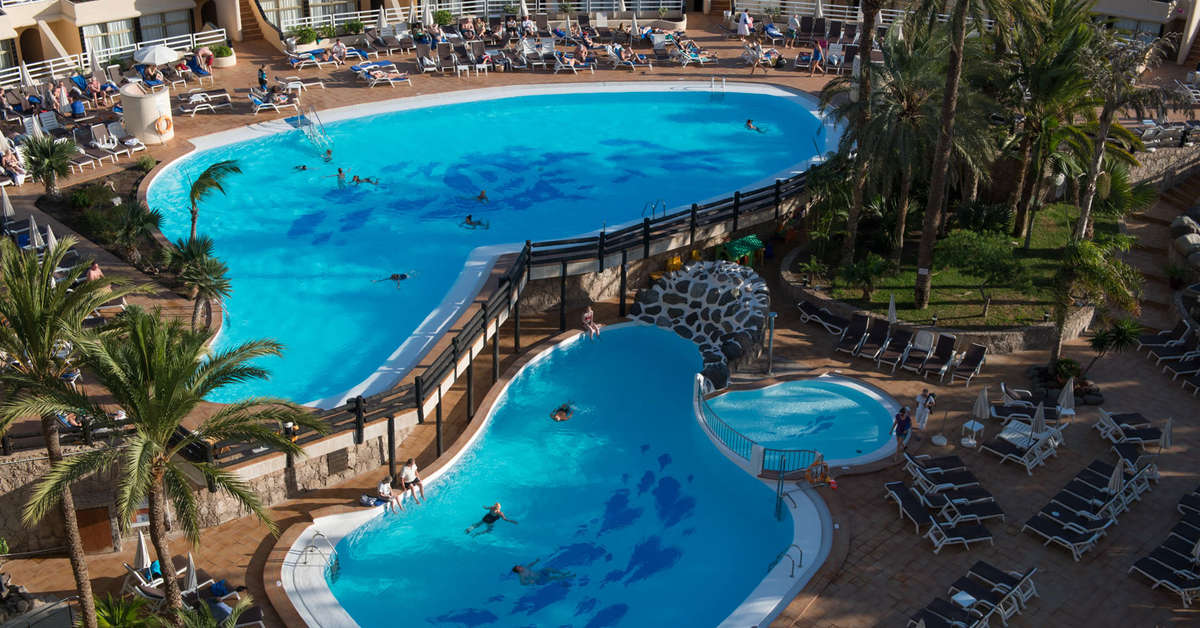 Een foto van het zwembad bij Gloria Palace San Agustin Thalasso