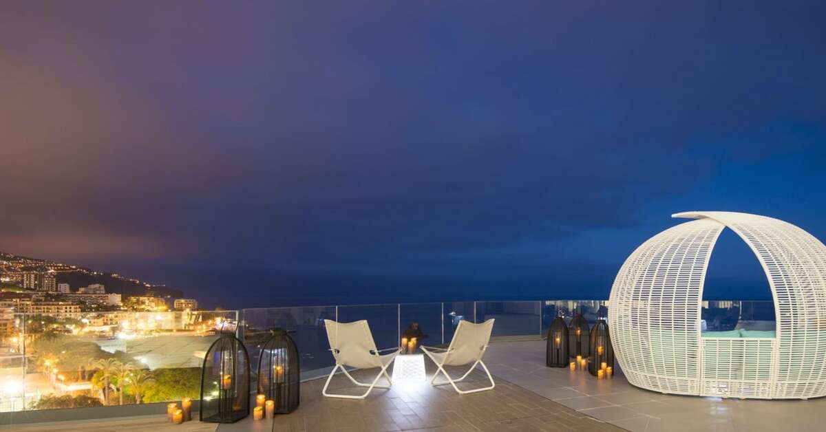 Een foto van het terras bij Hotel Baia Azul
