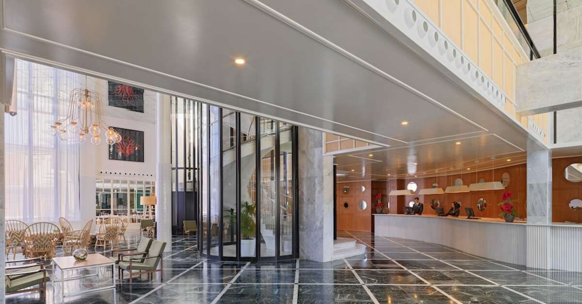 Een foto van het interieur van H10 Cambrils Playa