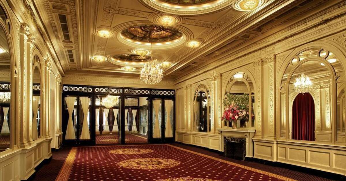 Een foto van het interieur van Millennium Broadway Hotel