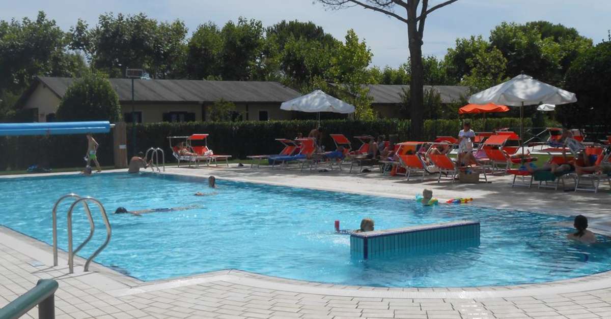 Een foto van het zwembad bij Camping Italy Village