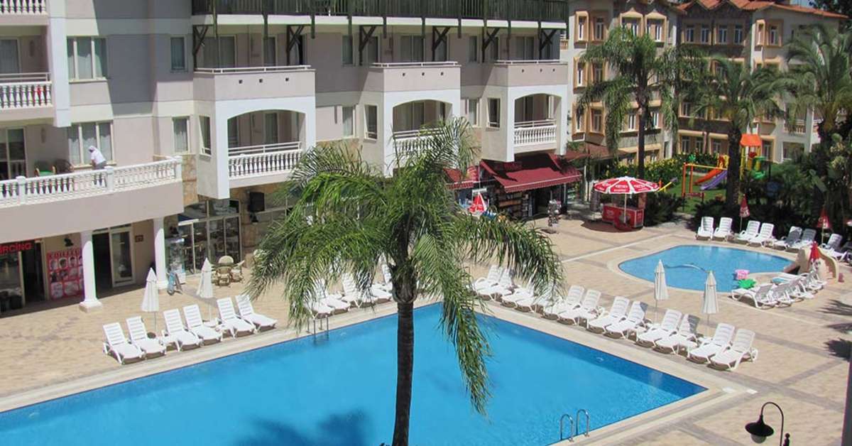 Een foto van een overzicht van Side Village Family Suite Hotel