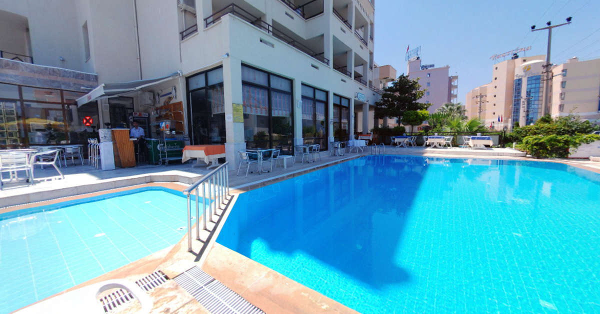 Een foto van het zwembad bij Cidihan Hotel