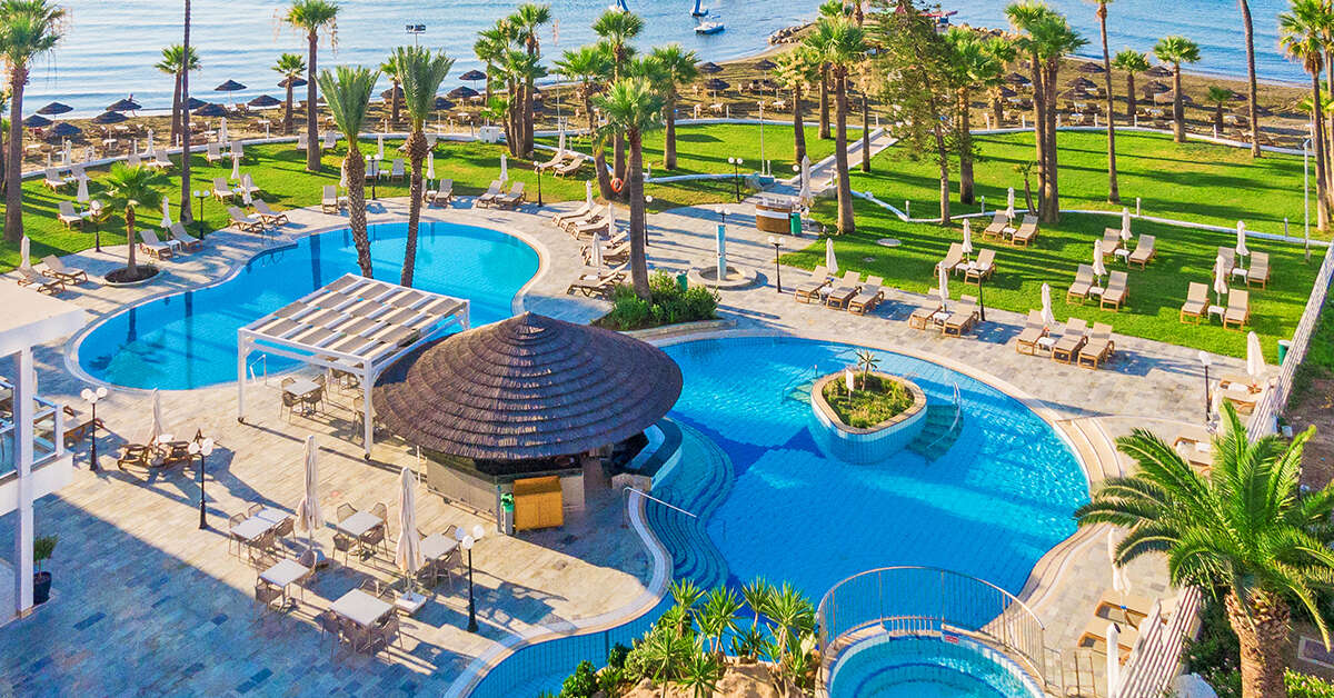 Een foto van The Golden Bay Beach Hotel