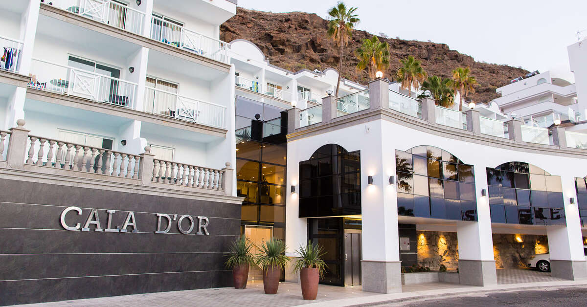Een foto van de buitenkant van Cala D’Or Appartementen