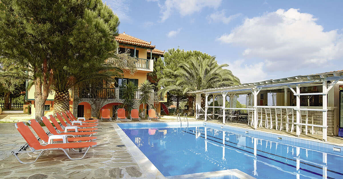 Een foto van het zwembad bij Ledra Samos Hotel