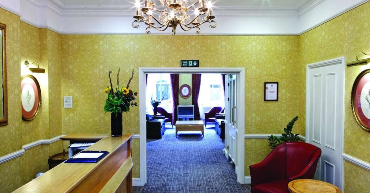 Een foto van het interieur van Grange Portland Hotel