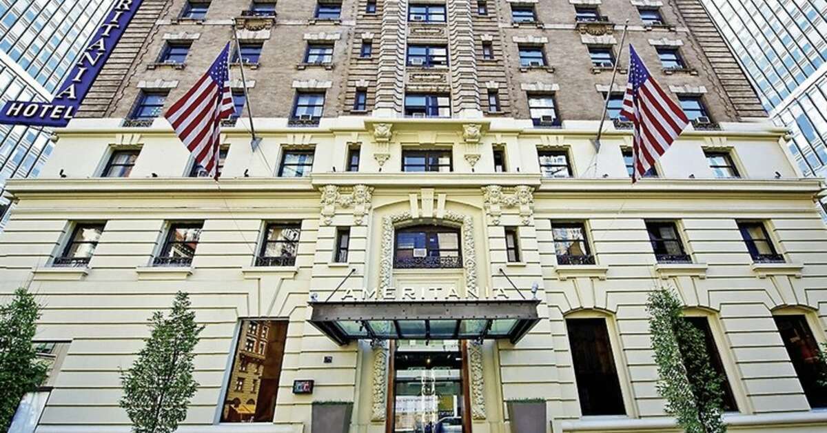Een foto van de buitenkant van Ameritania Hotel