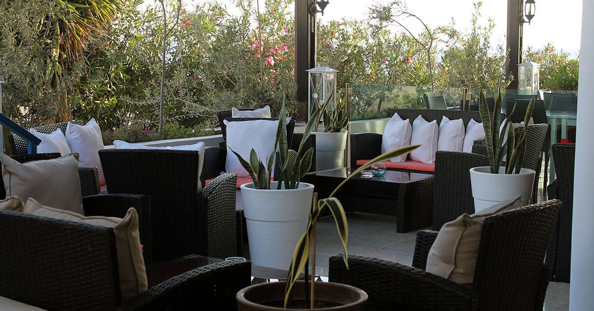 Een foto van het interieur van Vrachia Beach Hotel & Suites