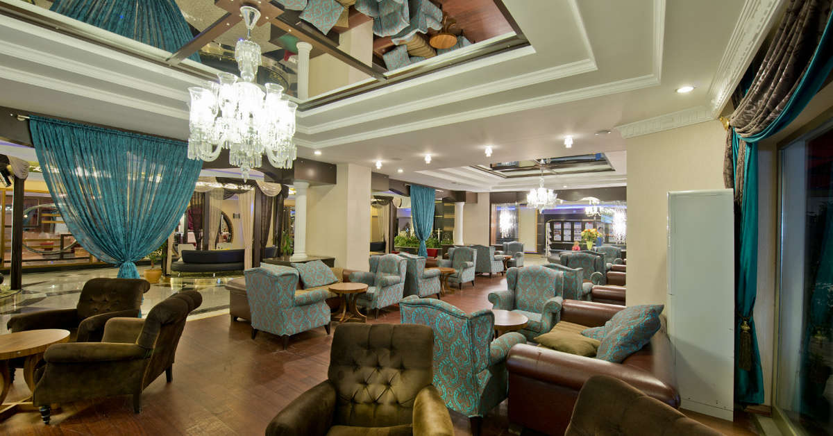 Een foto van het interieur van Doganay Beach Club