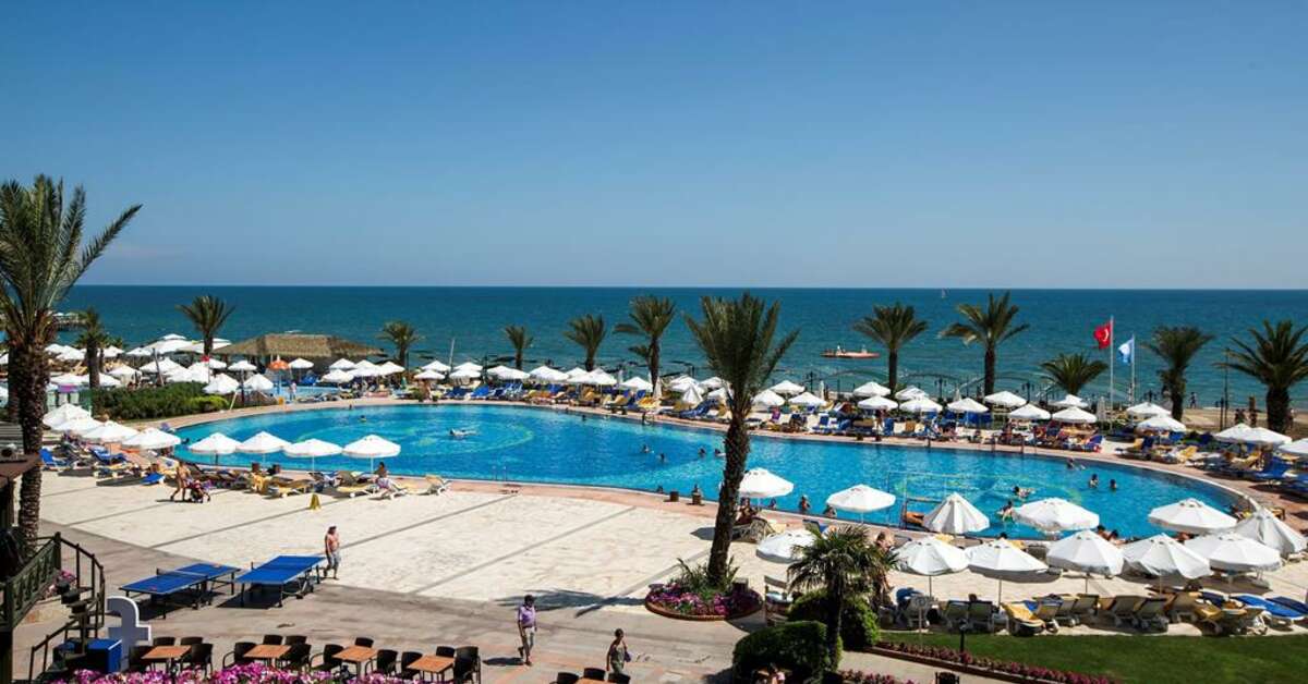 Een foto van het zwembad bij Papillon Belvil Resort & Spa