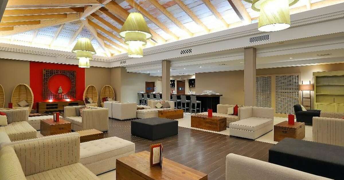 Een foto van het interieur van Vincci Costa Golf