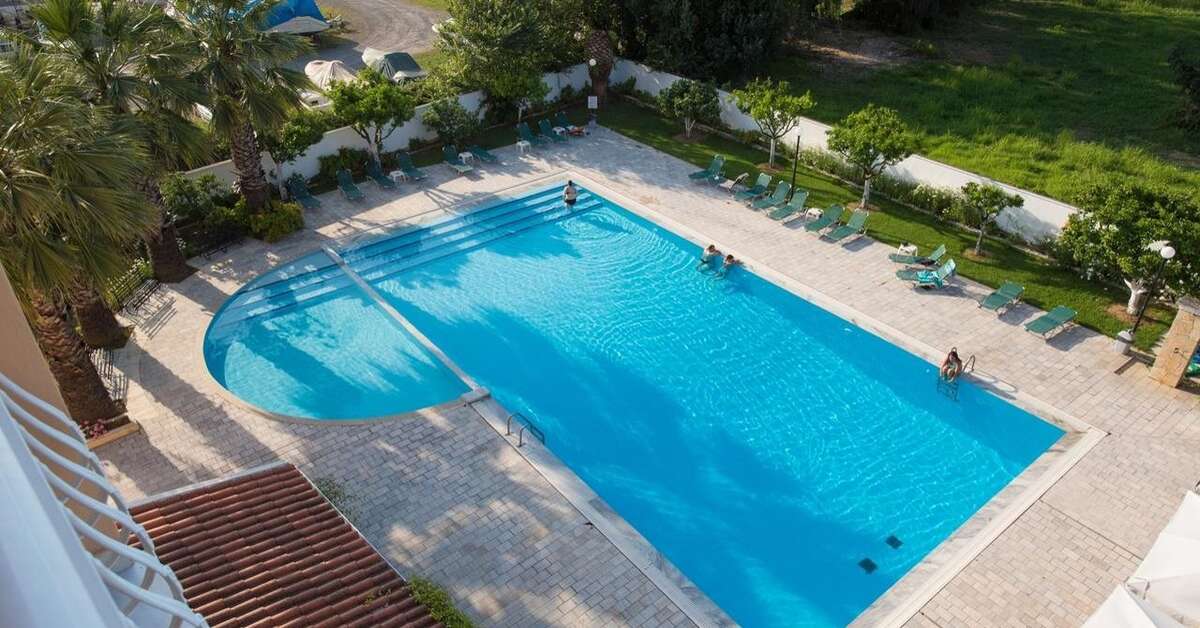 Een foto van het zwembad bij Sunset Hotel Corfu
