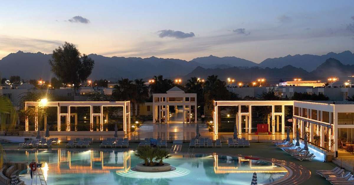Een foto van het zwembad bij Maritim Jolie Ville Resort & Casino