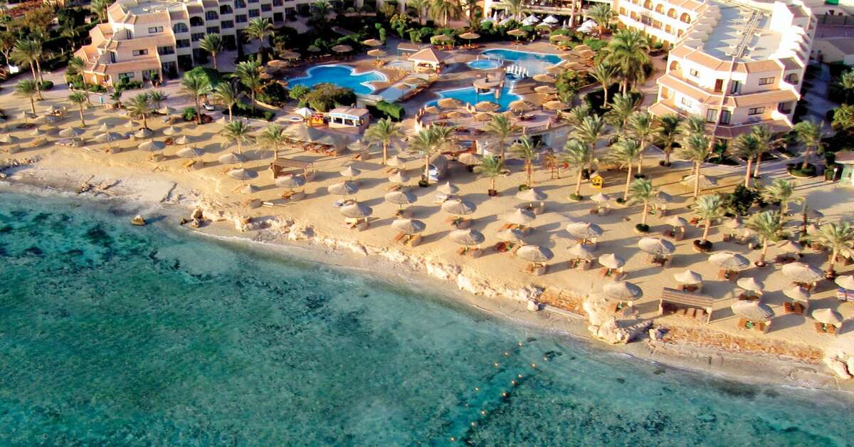 Een foto van de buitenkant van Flamenco Beach & Resort