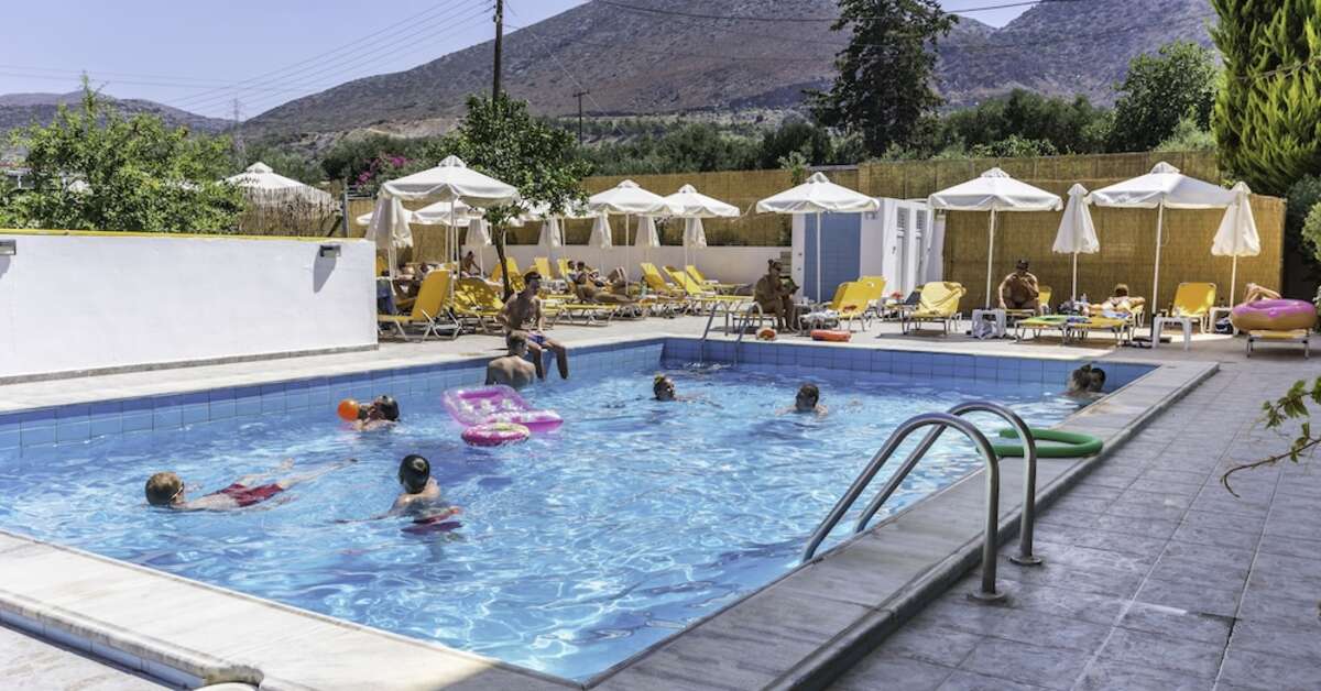 Een foto van het zwembad bij Sergios Hotel