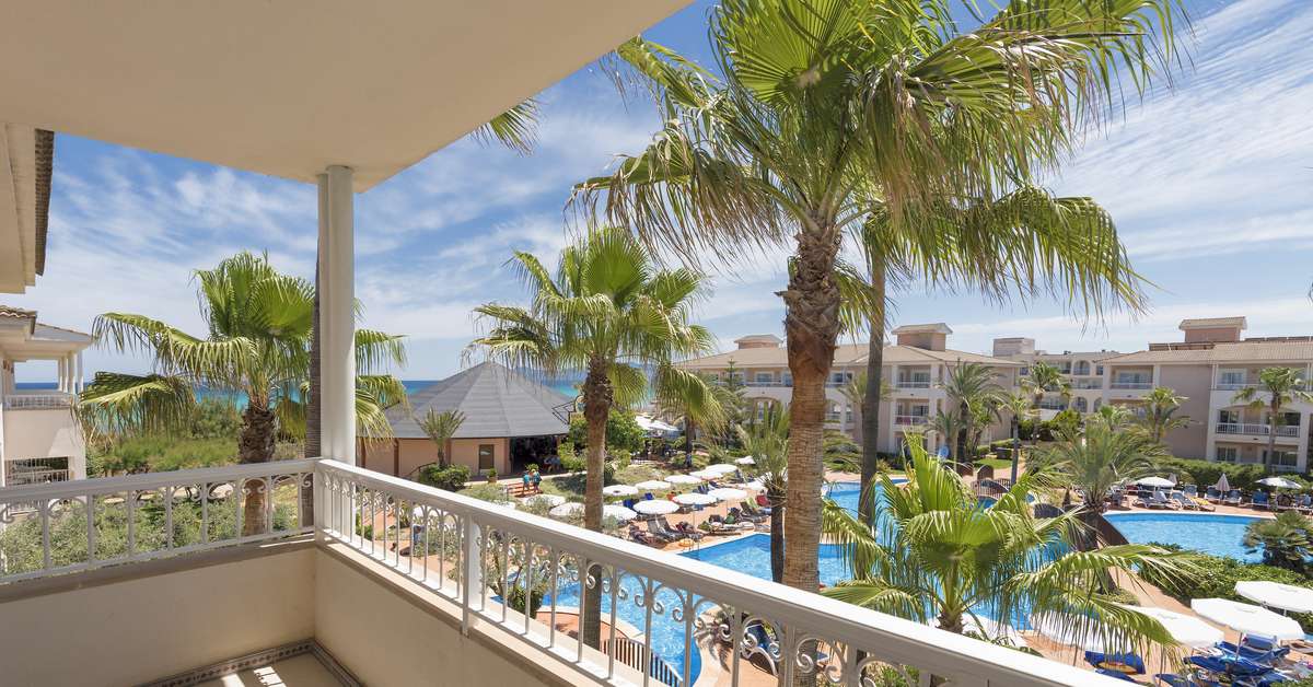 Een foto van het zwembad bij Playa Garden Selection Hotel & Spa