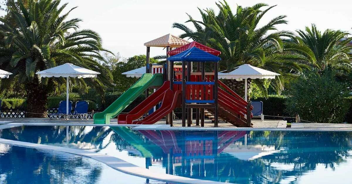 Een foto van het zwembad bij Roda Beach Resort & Spa