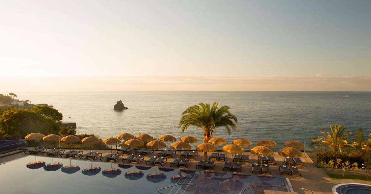 Een foto van het zwembad bij Hotel Baia Azul