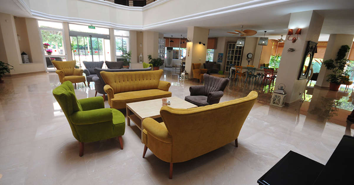 Een foto van het interieur van Incekum Su Hotel