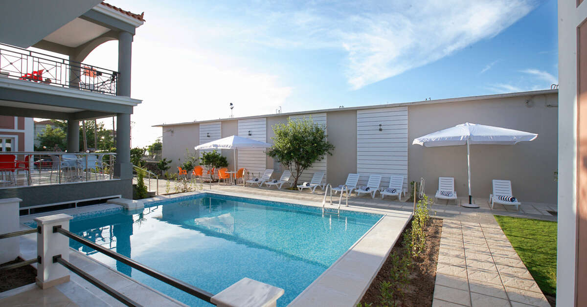 Een foto van het zwembad bij Sun & Sea Appartementen