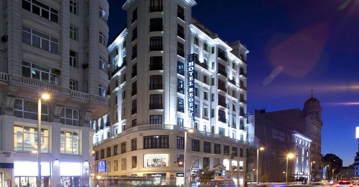 Een foto van de buitenkant van Hotel Regente Madrid