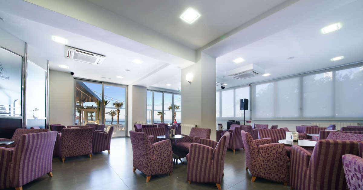 Een foto van het interieur van Hotel Brisa