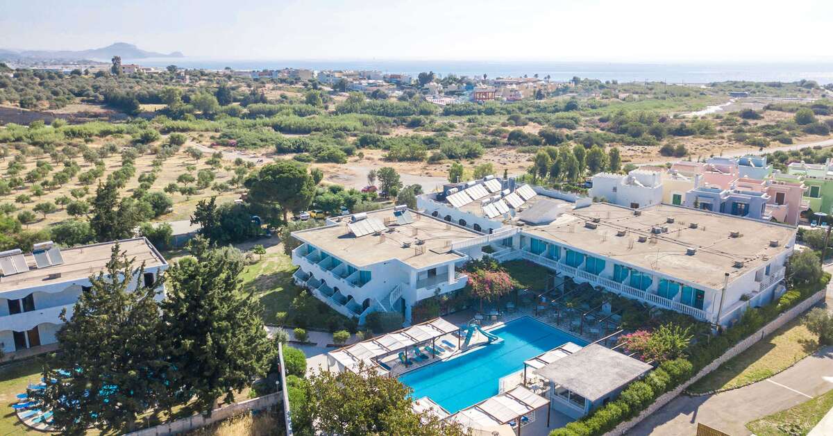 Een foto van het zwembad bij Belvita Hotel