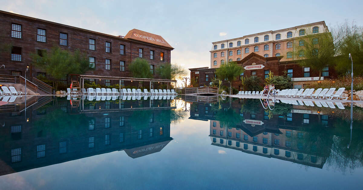 Ein Foto vom Pool im PortAventura Hotel Gold River